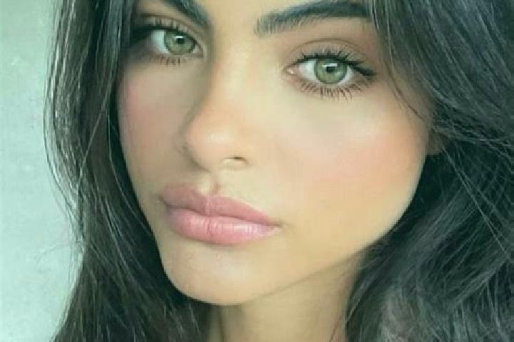 Violet, 20, a black hazel-eyed caucasian companion based in Anthiro. Offering Deep French Kissing, 69, GFE. Available for incall and outcall, overnight booki...