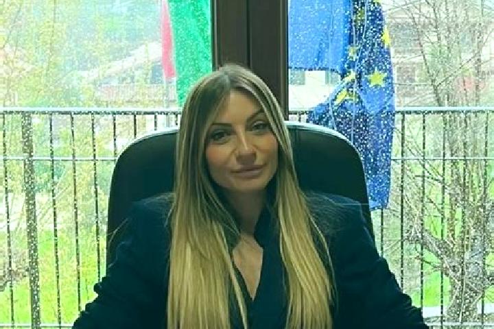 Violet, 20 — Escort in Colle San Magno, Italy