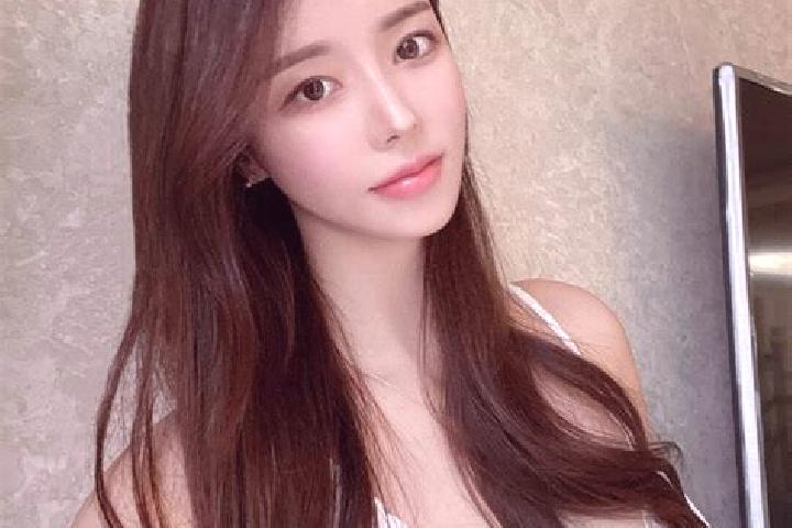 Violet, 20 — Escort in Damnyain, China