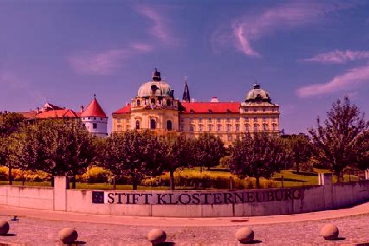 Violet, 20 — Escort in Klosterneuburg, Austria