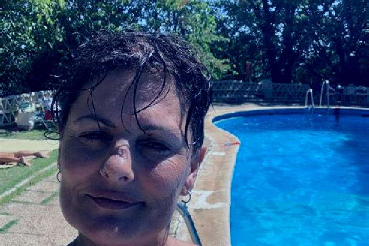 Violet, 20 — Escort in Pitres, France