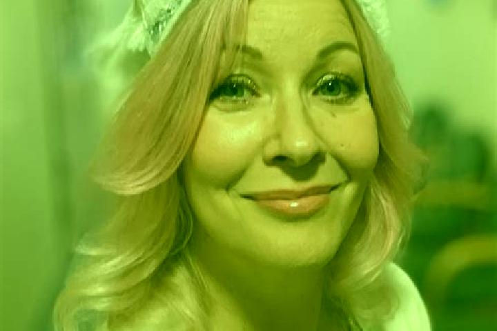 Violet, 20 — Escort in Ramnaes, Sweden