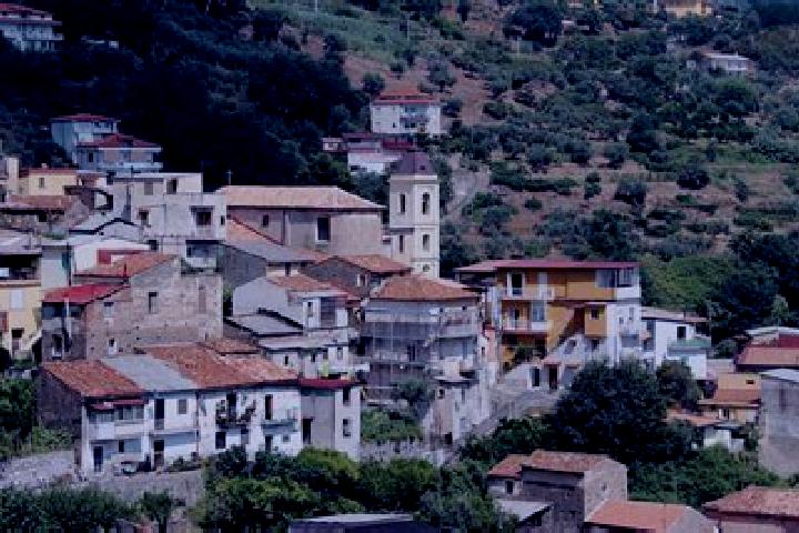 Violet, 20 — Escort in Santa Eufemia Lamezia, Italy