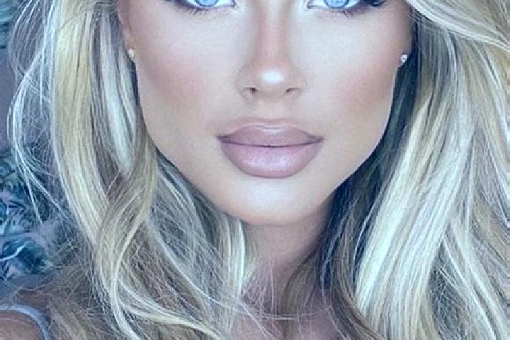 Violet, 21, a blonde blue-eyed latina companion based in Laussonne. Offering A-Level, Striptease, Roleplay. Available for incall and outcall, overnight booki...