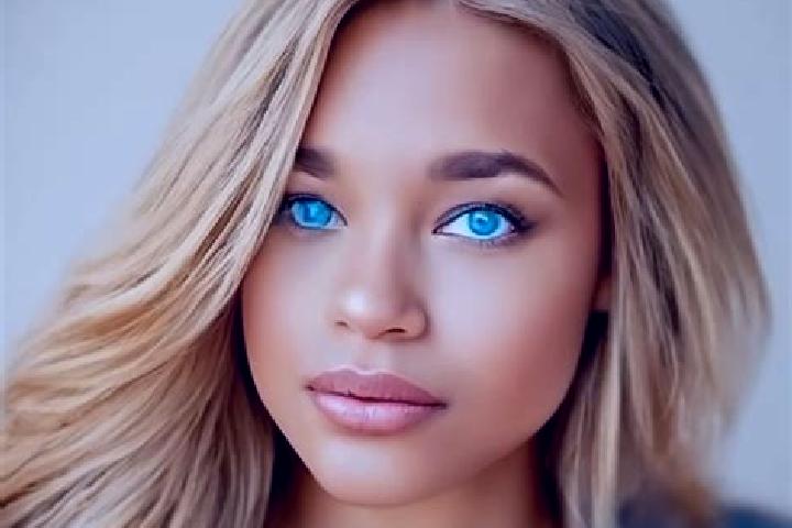 Violet, 21, a blonde blue-eyed latina companion based in Sawirara. Offering Fetish, 69, Domination, Striptease. Available for incall and outcall, day and eve...