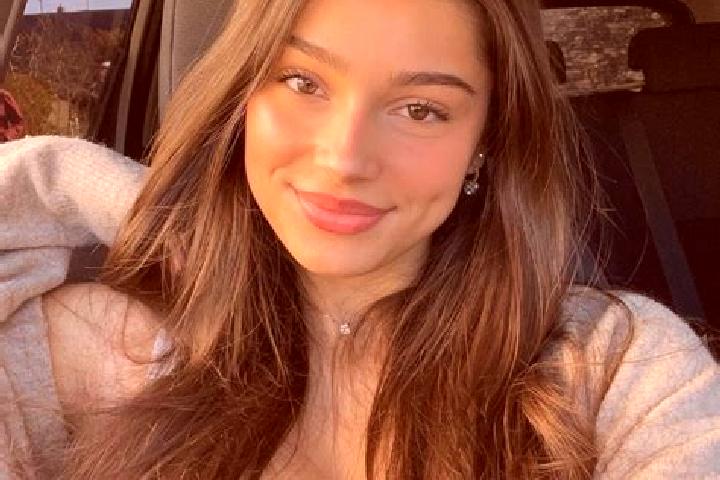 Violet, 21, a brunette green-eyed ebony companion based in Draa el Mizan. Offering Deep French Kissing, Massage, Domination, BDSM. Available for incall and o...