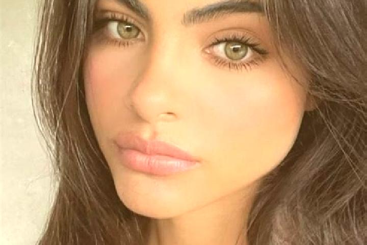 Violet, 21, a brunette grey-eyed indian companion based in Mesopotamos. Offering A-Level, 69, Couples, Massage, Roleplay. Available for incall and outcall, d...