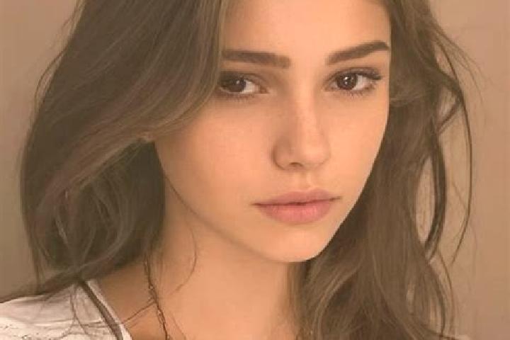 Violet, 21, a chestnut grey-eyed slavic companion based in Bangolo. Offering Striptease, OWO, Massage. Available for incall and outcall, overnight bookings a...