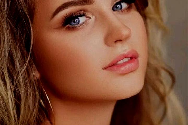 Violet, 21, a dark blonde blue-eyed middle eastern companion based in Tejeda de Tietar. Offering Couples, Overnight, Prostate Massage, 69. Available for inca...