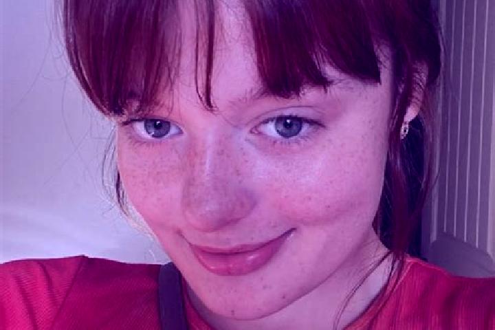 Violet, 21, a red brown-eyed european companion based in Fombellida. Offering BDSM, Dinner Date, Overnight, GFE, 69. Available for incall and outcall, day an...