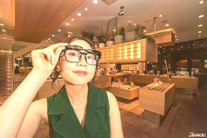 Violet, 21 — Escort in Chaobei, China