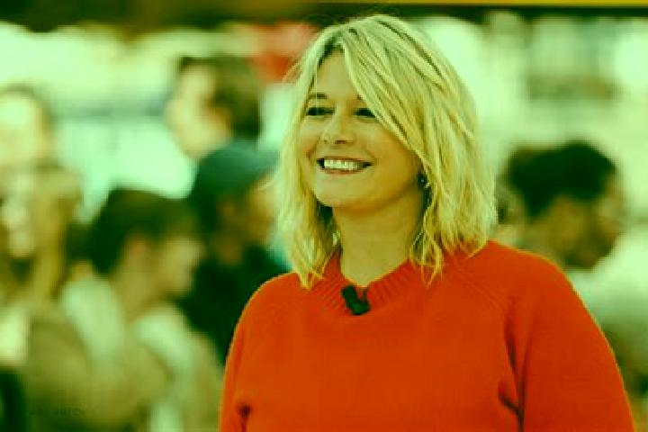 Violet, 21 — Escort in Charge, France