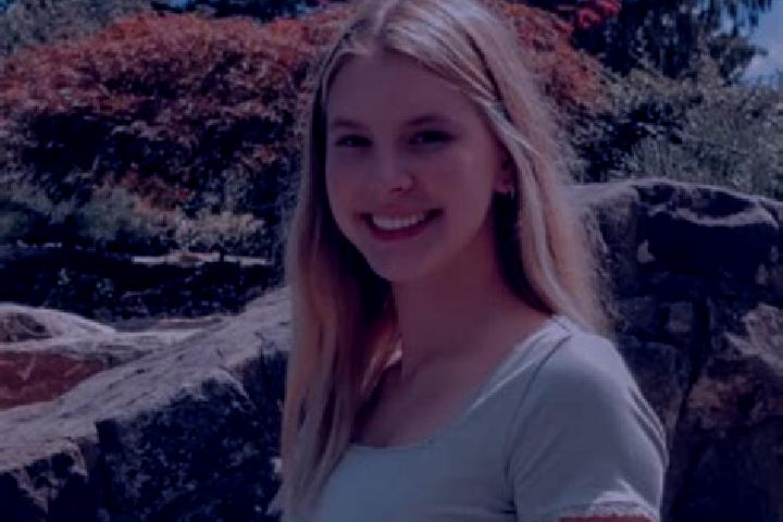 Violet, 21 — Escort in Columbiana, United States