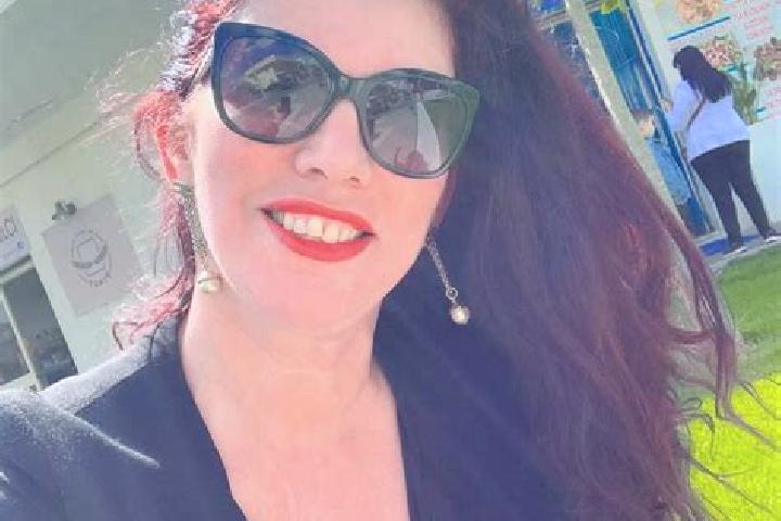Violet, 21 — Escort in Doljesti, Romania