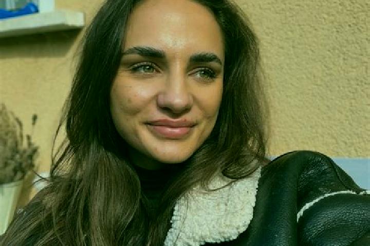 Violet, 21 — Escort in Felsolajos, Hungary
