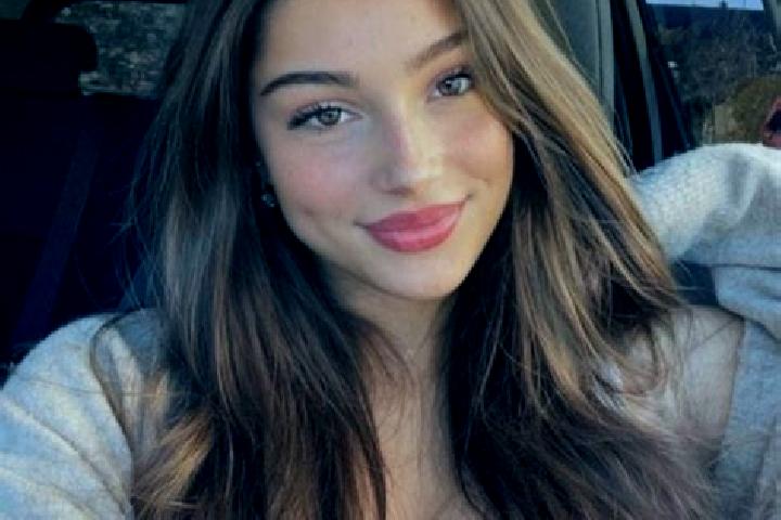 Violet, 22, a auburn hazel-eyed latina companion based in Babino. Offering Duos, Party Girl, Overnight, Deep French Kissing, Massage. Available for incall an...