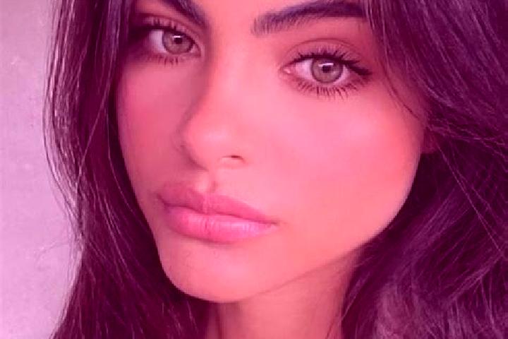 Violet, 22, a brunette hazel-eyed middle eastern companion based in North Coogee. Offering Deep French Kissing, Couples, Erotic Massage, Striptease, Overnigh...