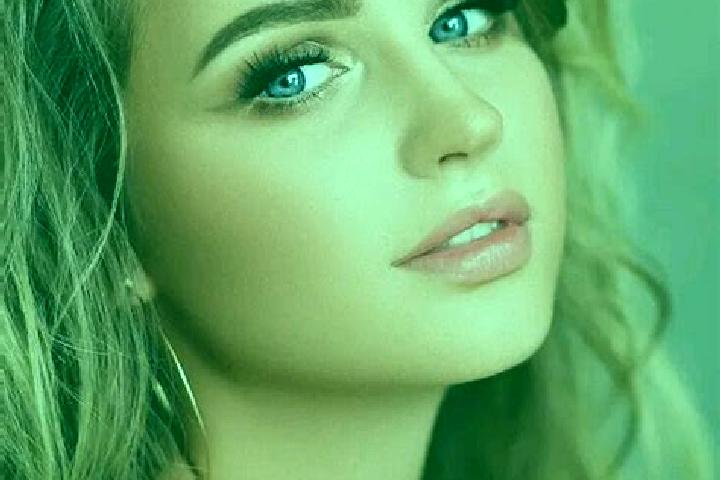 Violet, 22, a dark blonde blue-eyed european companion based in Daridougou. Offering Party Girl, Prostate Massage, Massage, Duos. Available for incall and ou...