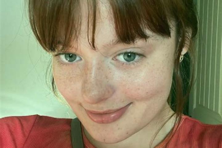 Violet, 22, a red brown-eyed caribbean companion based in Ronno. Offering CIM, Girlfriend Experience, Roleplay, OWO. Available for incall and outcall, day an...