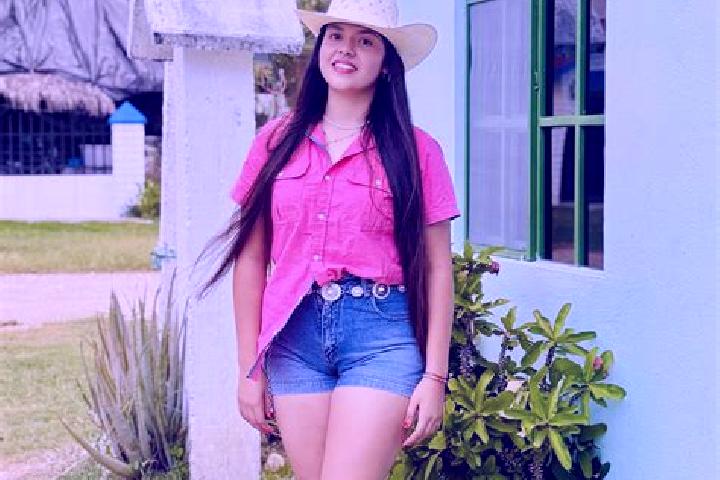 Violet, 22 — Escort in Camotero Numero Dos, Mexico