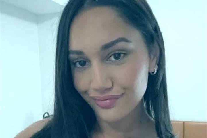 Violet, 22 — Escort in Kuluin, Australia