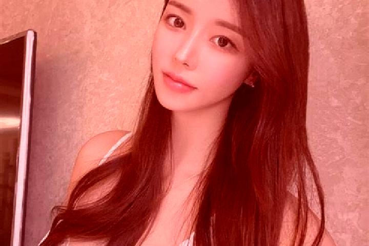 Violet, 22 — Escort in Quanshui, China
