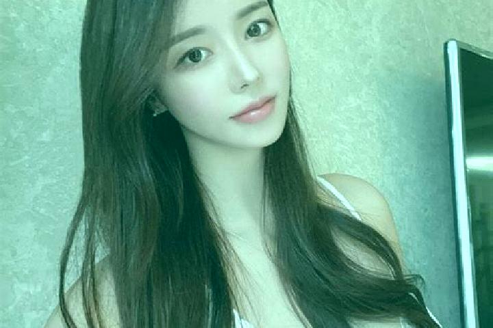 Violet, 22 — Escort in Shuidao, China