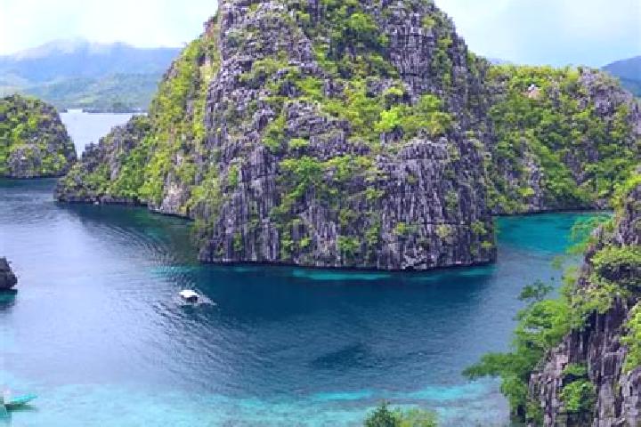 Violet, 22 — Escort in Talokgangan, Philippines