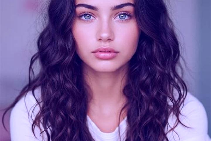 Violet, 23, a brunette amber-eyed mediterranean companion based in Foulayronnes. Offering Erotic Massage, BDSM, Prostate Massage, Massage. Available for inca...