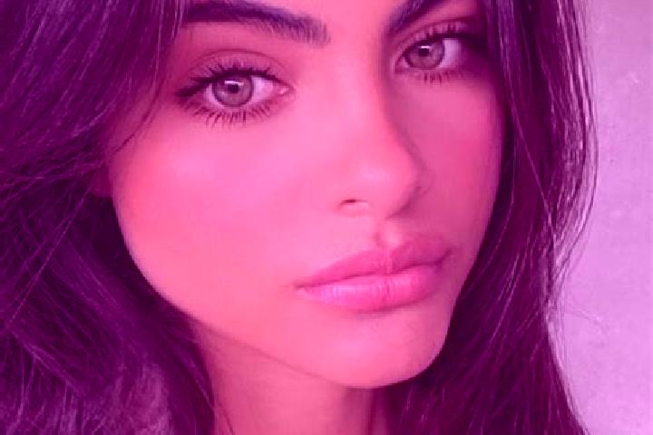 Violet, 23, a brunette dark-eyed caribbean companion based in Boscoso. Offering Duos, 69, GFE, Massage. Available for incall and outcall, day and evening dates.