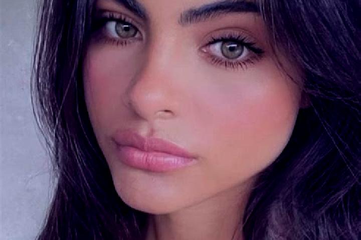 Violet, 23, a brunette grey-eyed indian companion based in Winterbourne. Offering Striptease, Girlfriend Experience. Available for incall and outcall, day an...