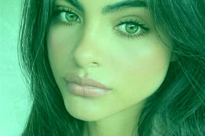 Violet, 23, a chestnut dark-eyed middle eastern companion based in Lagaro. Offering BDSM, Girlfriend Experience, Tantra. Available for incall and outcall, da...