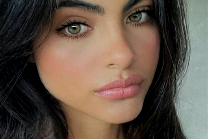 Violet, 23, a red green-eyed european companion based in Paniowki. Offering 69, Overnight, Duos. Available for incall and outcall, overnight bookings available.