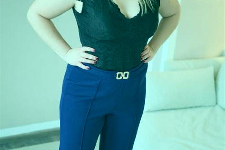 Violet, 23 — Escort in Celle-Levescault, France