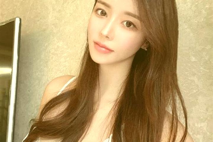 Violet, 23 — Escort in Chagugang, China