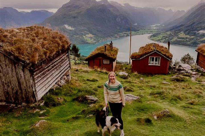 Violet, 23 — Escort in Farnes, Norway