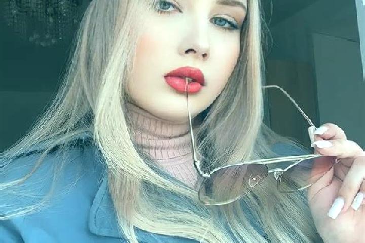 Violet, 23 — Escort in Glazov, Russia