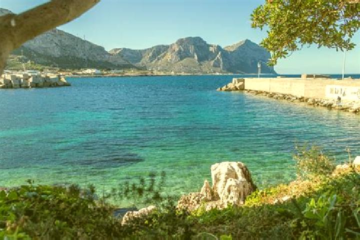 Violet, 23 — Escort in Isola delle Femmine, Italy