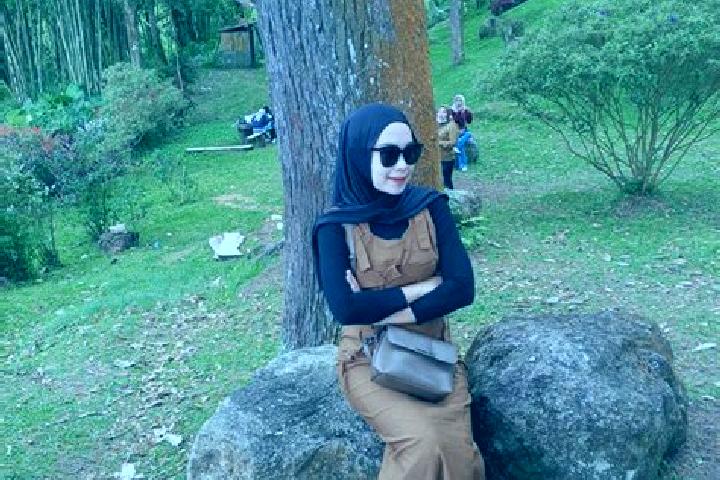 Violet, 23 — Escort in Sidomulyo, Indonesia