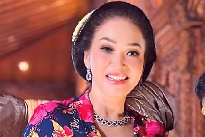 Violet, 23 — Escort in Siraman, Indonesia