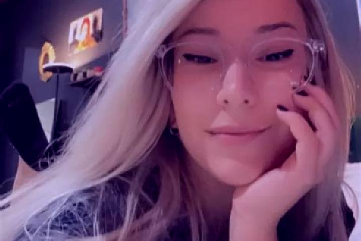Violet, 24, a blonde amber-eyed indian companion based in Icod de los Vinos. Offering Dinner Date, Fetish, 69. Available for incall and outcall, day and even...