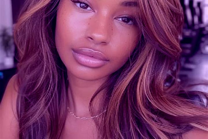 Violet, 24, a dark blonde amber-eyed caribbean companion based in Gongba. Offering Dinner Date, Prostate Massage, Erotic Massage, BDSM, Party Girl. Available...