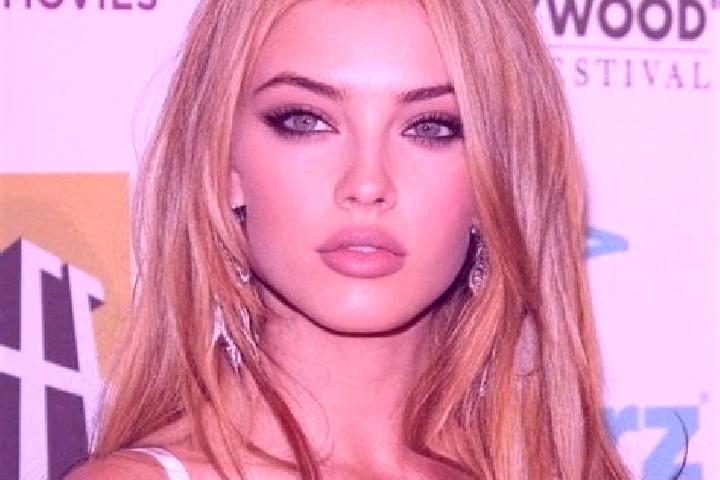 Violet, 24, a dark blonde hazel-eyed ebony companion based in Drammen. Offering Erotic Massage, Striptease, 69, Massage, Roleplay. Available for incall and o...