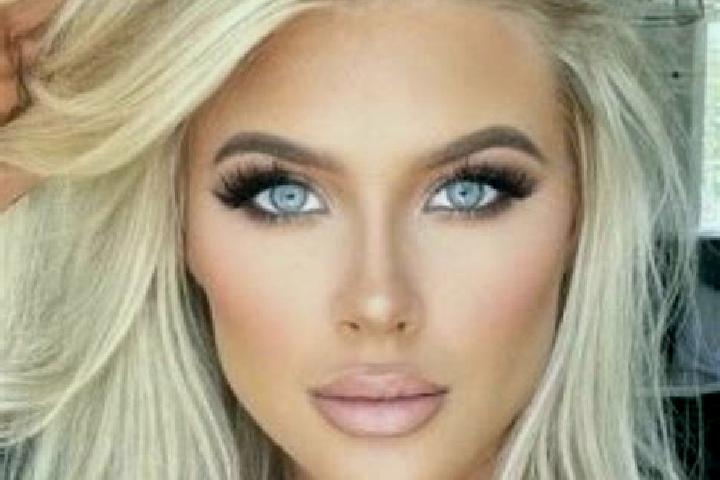 Violet, 24, a platinum blonde grey-eyed latina companion based in Tjoernarp. Offering Striptease, Prostate Massage. Available for incall and outcall, overnig...