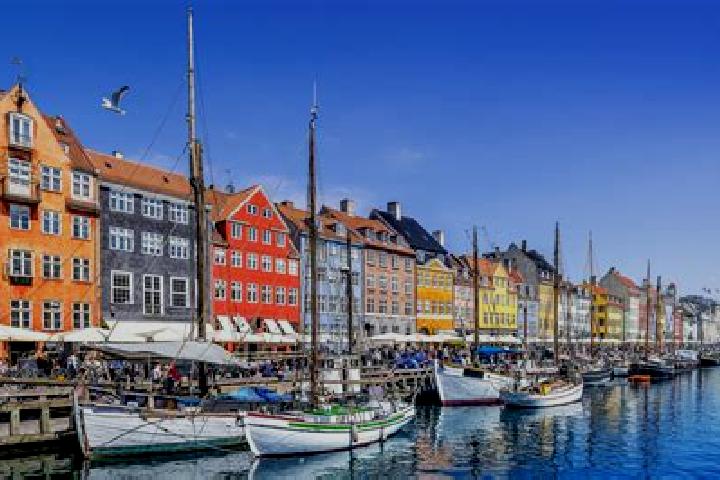 Violet, 24 — Escort in Allingabro, Denmark