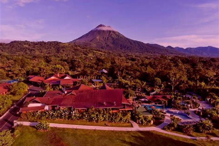 Violet, 24 — Escort in Arenal, Honduras