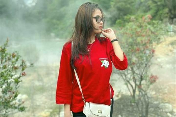 Violet, 24 — Escort in Ciracap, Indonesia
