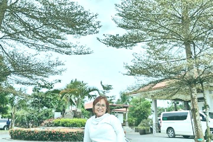 Violet, 24 — Escort in Cotmon, Philippines