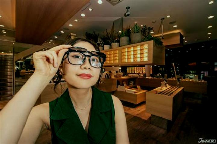 Violet, 24 — Escort in Haruman, Indonesia