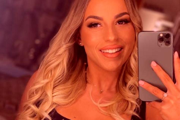 Violet, 24 — Escort in Kecsked, Hungary